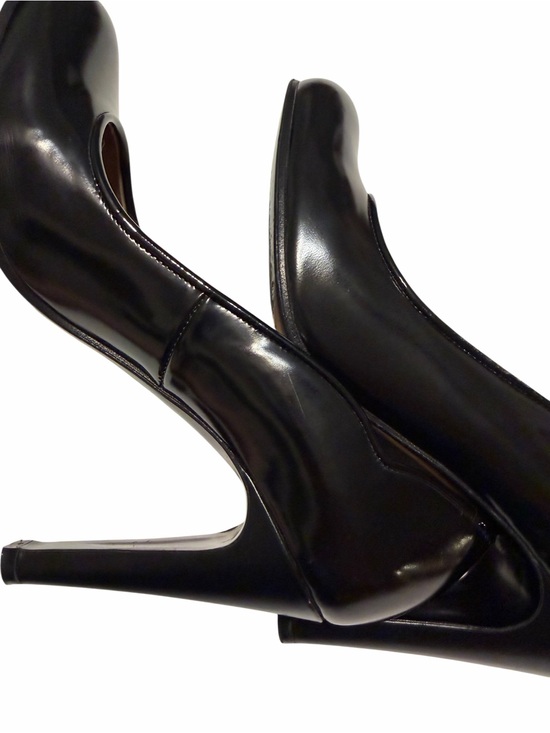 Marc By Marc Jacobs Black Patent Scalloped High Heel Pumps main image 3